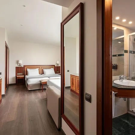 Hotel Eurostars Ciudad De 4*