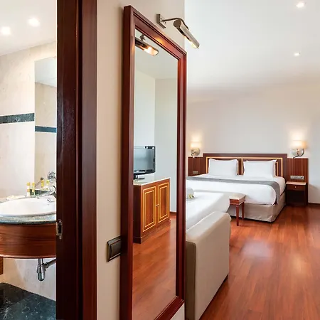 Eurostars Ciudad De Hotell 4*