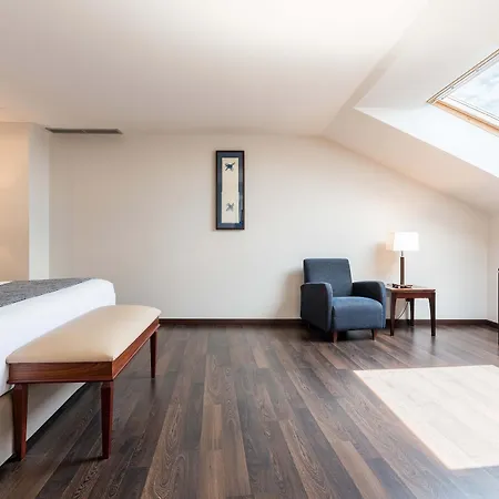 Отель Eurostars Ciudad De 4*