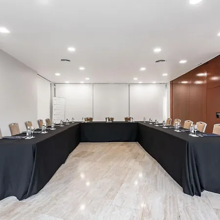 Eurostars Ciudad De Hotell 4*