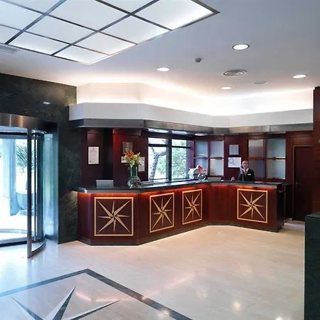 Eurostars Ciudad De Hotell 4*